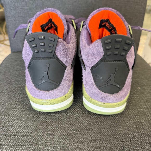 Women's Nike Air Jordan 4 Retro Canyon Purple. Exclusive Release, Size 8. - Picture 3 of 4